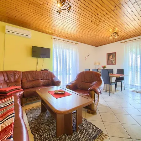 Lukic Apartment Krk Town
